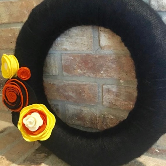 Handmade fall wreath - Picture 3 of 3